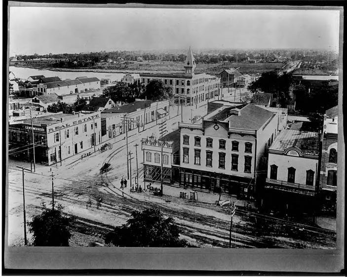 Intersection_of_Franklin_and_Lafayette_Streets_looking_southwest_across_river_Tampa_Fla.jpg